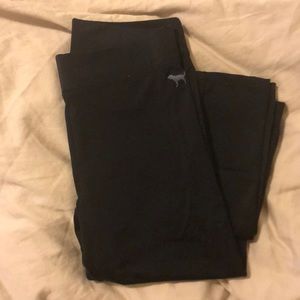 VS pink shimmery material leggings. Never worn 🖤